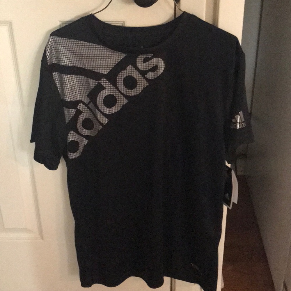 Men’s Adidas shirt